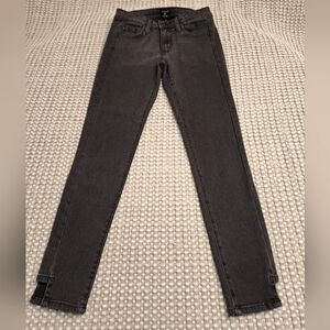 JUST BLACK JEANS SIZE 24